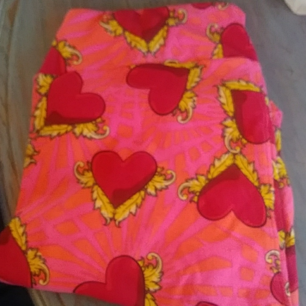 TC Valentine Lularoe Leggings